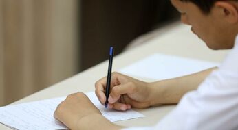 Ona (o‘zbek, qoraqalpoq, rus) tili va adabiyot fanlaridan milliy sertifikat imtihonlari qaysi sanalarda o‘tkazilishi ma’lum bo‘ldi