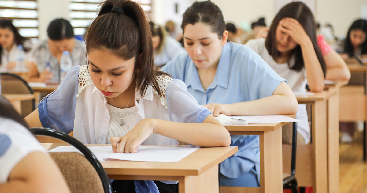 Doktor kabinetidagi odam porno