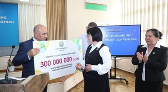 Telefon ishlatishdan voz kechgan maktabga 300 million so‘m pul mukofoti berildi